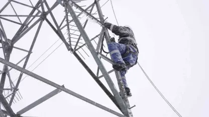 Bakan Bayraktar: "Vatandaşlarımıza kesintisiz enerji akışı sağlamak için ekiplerimiz 7 gün 24 saat sahada"