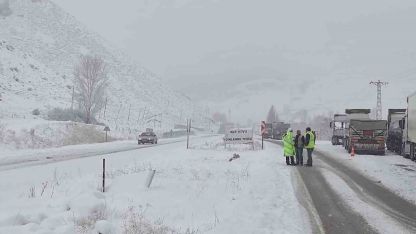 Kop Geçidi’nde çığ: Bitmeyen Kop Tüneli kış çilesini yine hatırlattı