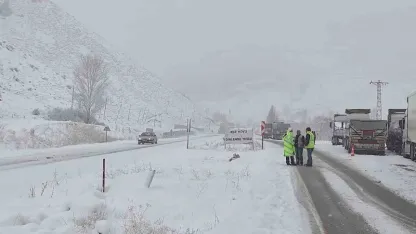Kop Geçidi’nde çığ: Bitmeyen Kop Tüneli kış çilesini yine hatırlattı