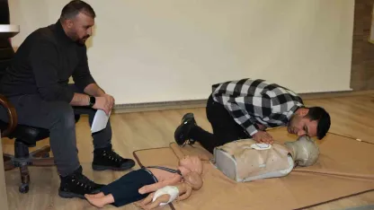 Polis adaylarına ilk yardım eğitimi verildi