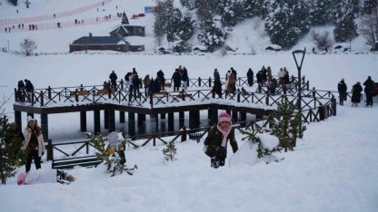 Ergan’da kayak ve kızak keyfi