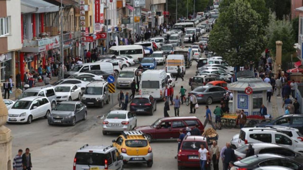 Araç sayısında hızlı artış: Bayburt trafiği alarm veriyor