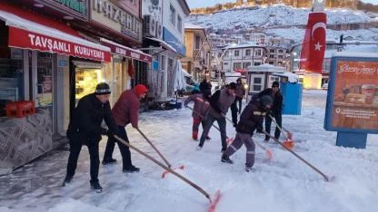 Belediyeden yoğun kar mesaisi
