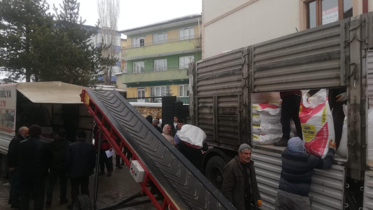 Binlerce çuval yem dağıtımı başladı!