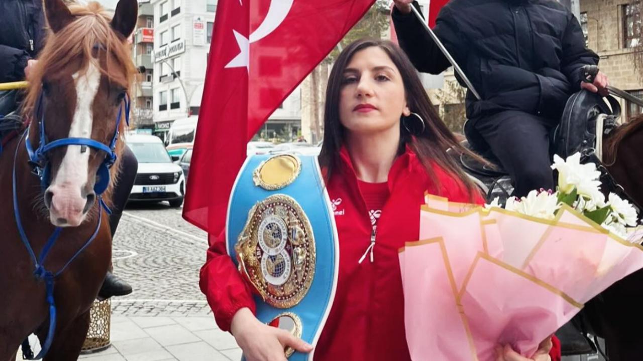 Elif Nur Turhan Newcastle’da unvan koruma maçına çıkıyor