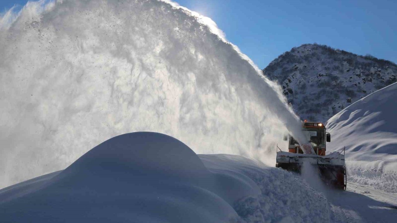 Erzincan’da 449 köy yolu ulaşıma kapandı