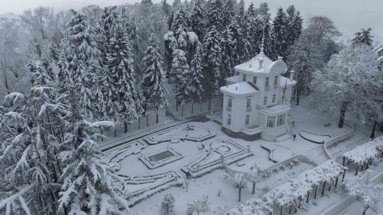 Kar Trabzon’u beyaza bürüdü