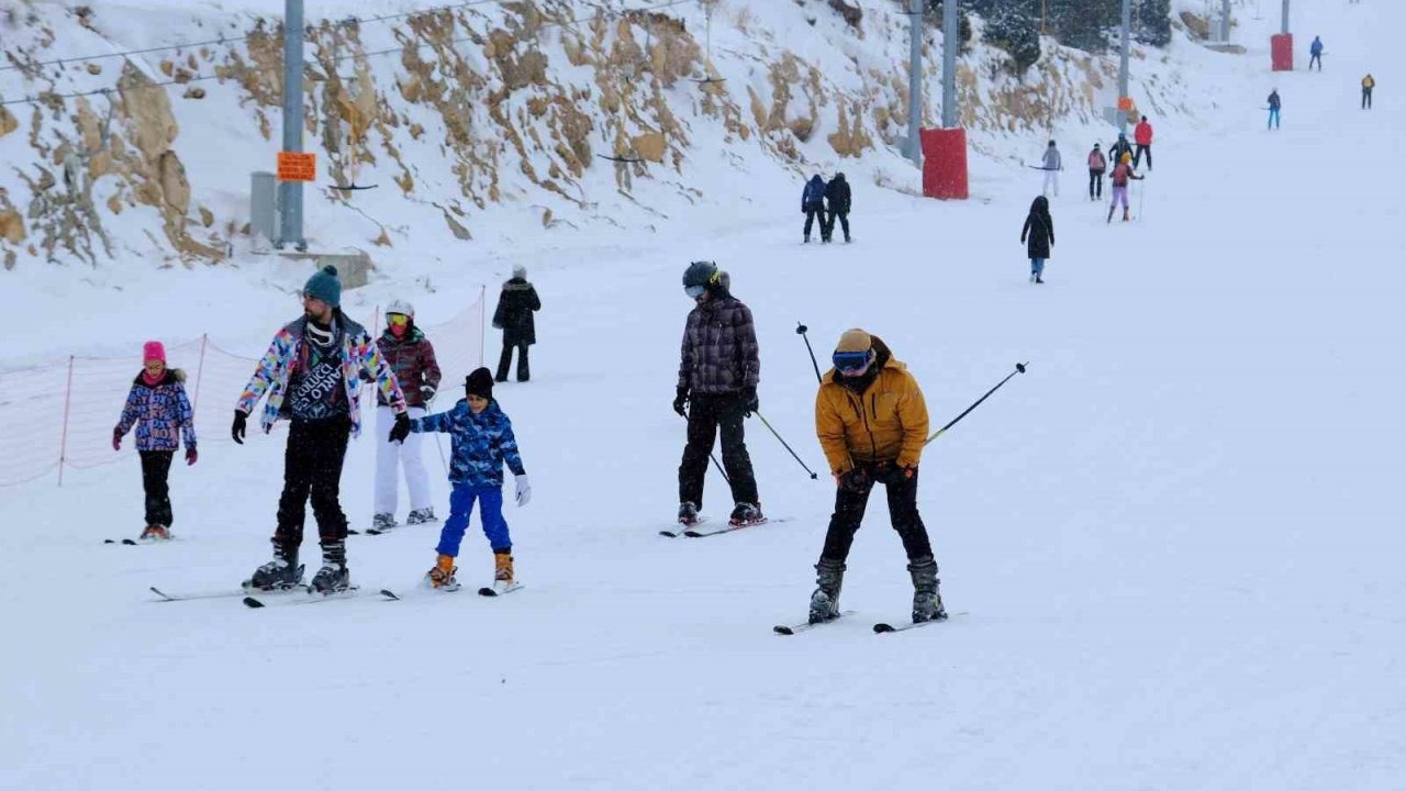 Kayak tutkunları Ergan’da buluştu