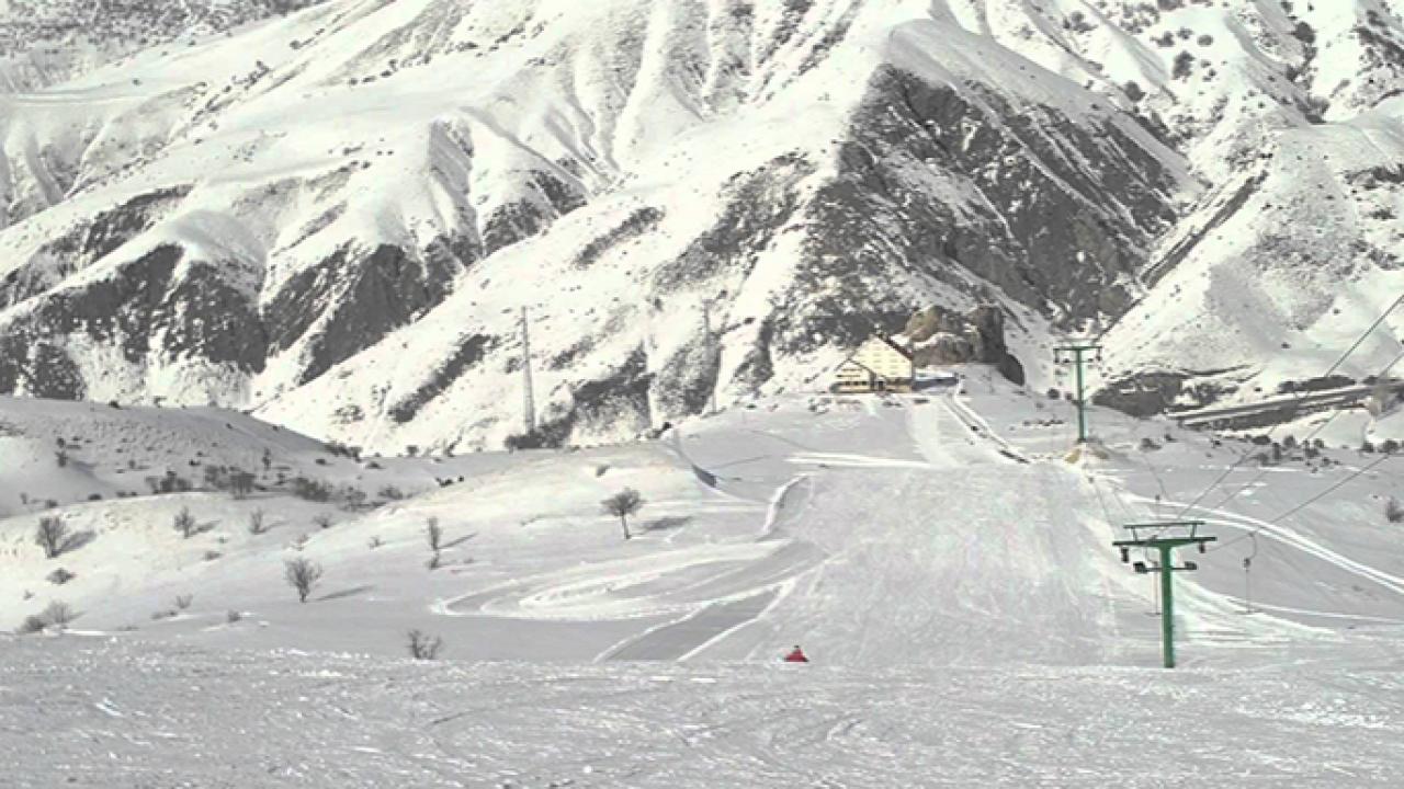 Kop Kayak Merkezi’nde kar var, fırtına var, açılış yok!