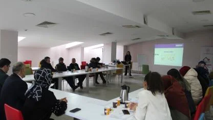 Koruyucu ailelere temel eğitim verildi