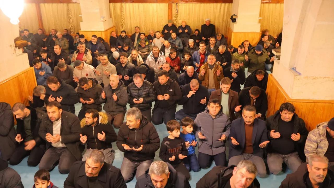 Miraç Kandili huşu içinde idrak edildi