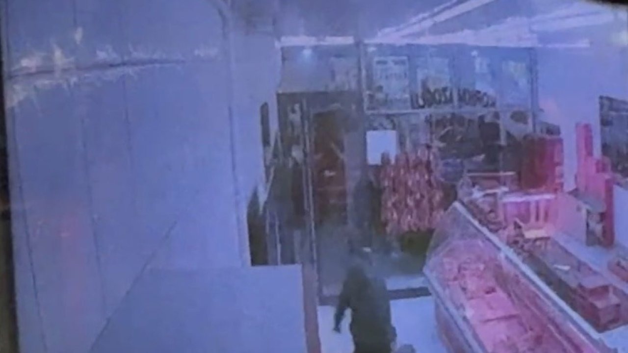 Sivas’ta iki kardeşin yaralandığı silahlı kavga kamerada