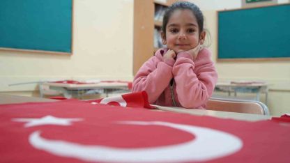 14 bin 319 öğrenci ‘Bayrak Sevgisi’ temasıyla ikinci döneme başladı