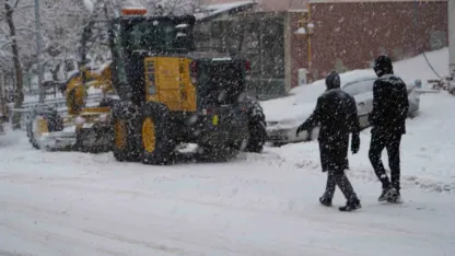 Bayburt’ta kar yağışı etkili oluyor