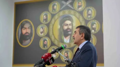 Milli Eğitim Bakanı Prof. Dr. Yusuf Tekin, Erzurum’da cemevini ziyaret etti