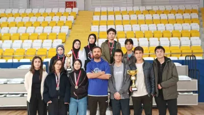 Bayburt Fen Lisesi öğrencilerinden satrançta önemli başarı