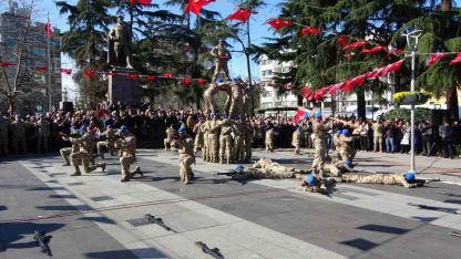 Jandarmadan nefes kesen hareketler