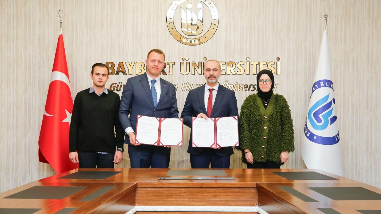 Akademik geleceğe TÜGVA ve üniversite imzası