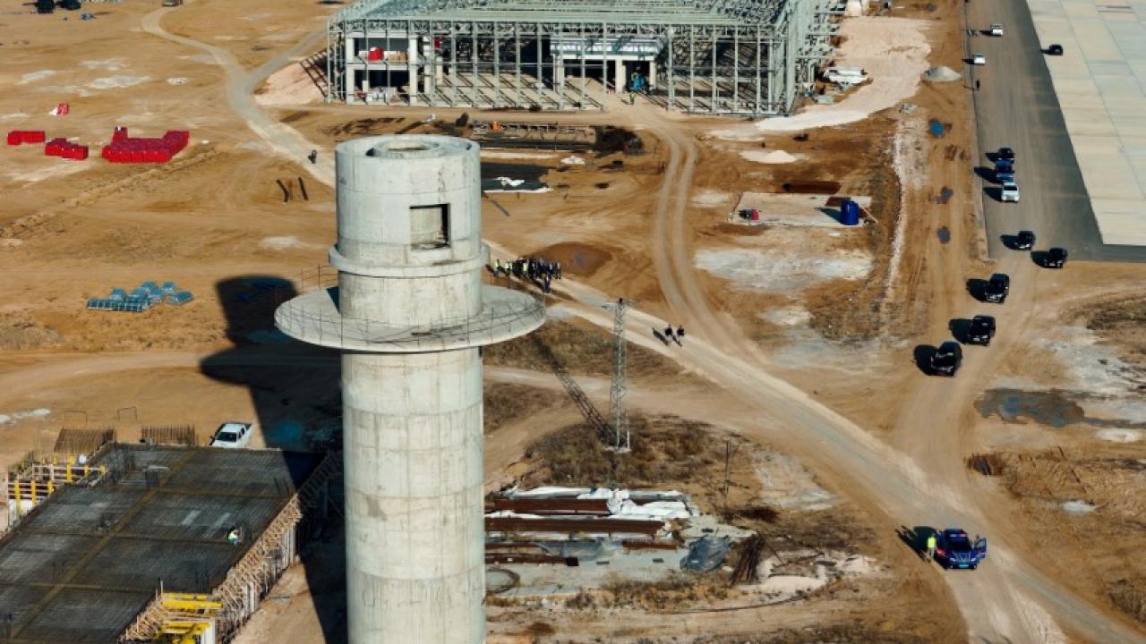 Havalimanı yok, müdürü var!