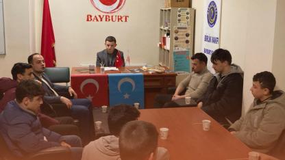 "Hayatın ince ayarı" gençlerin kürsüsünde