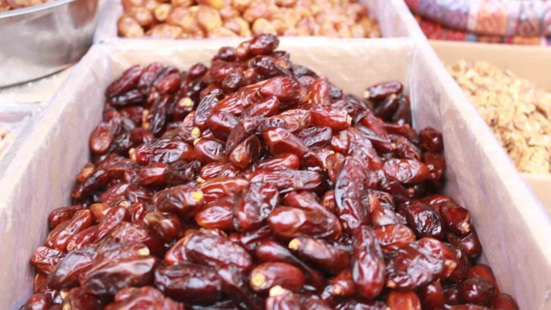 İftar ve sahur arasında 2 litre su tüketimi önerisi