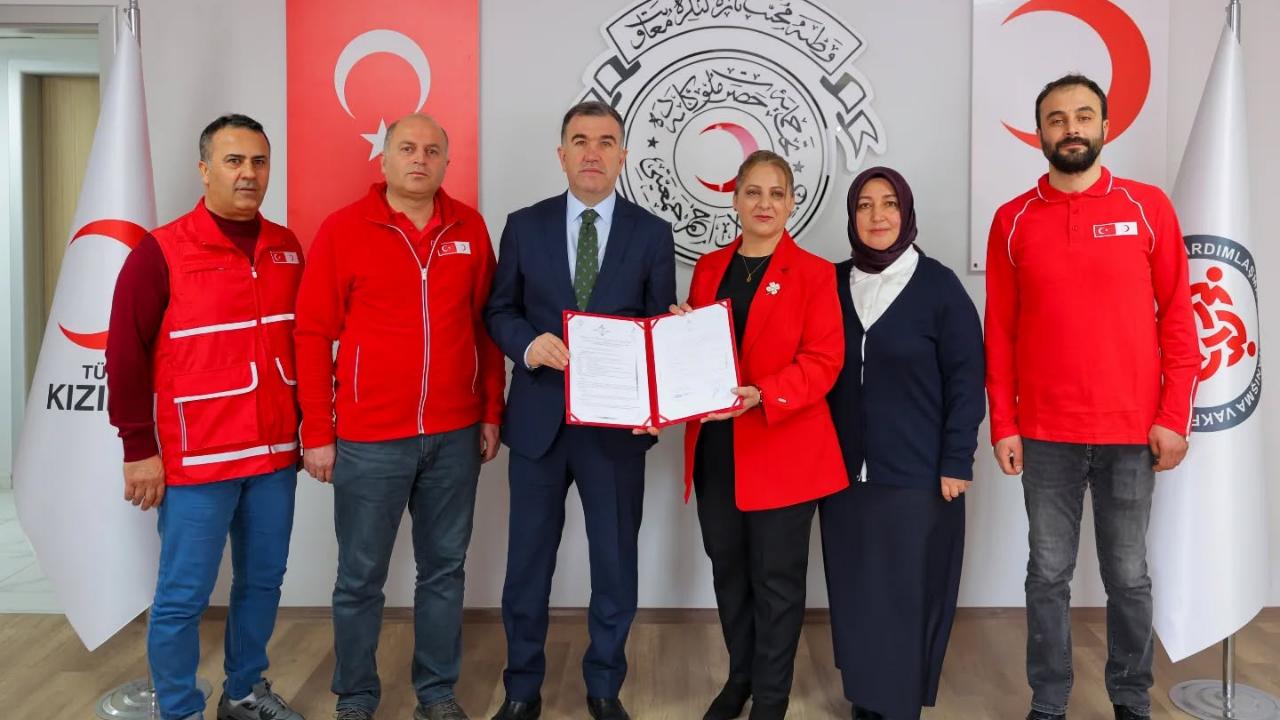 İhtiyaç sahiplerinin sofrasına Kızılay bereketi