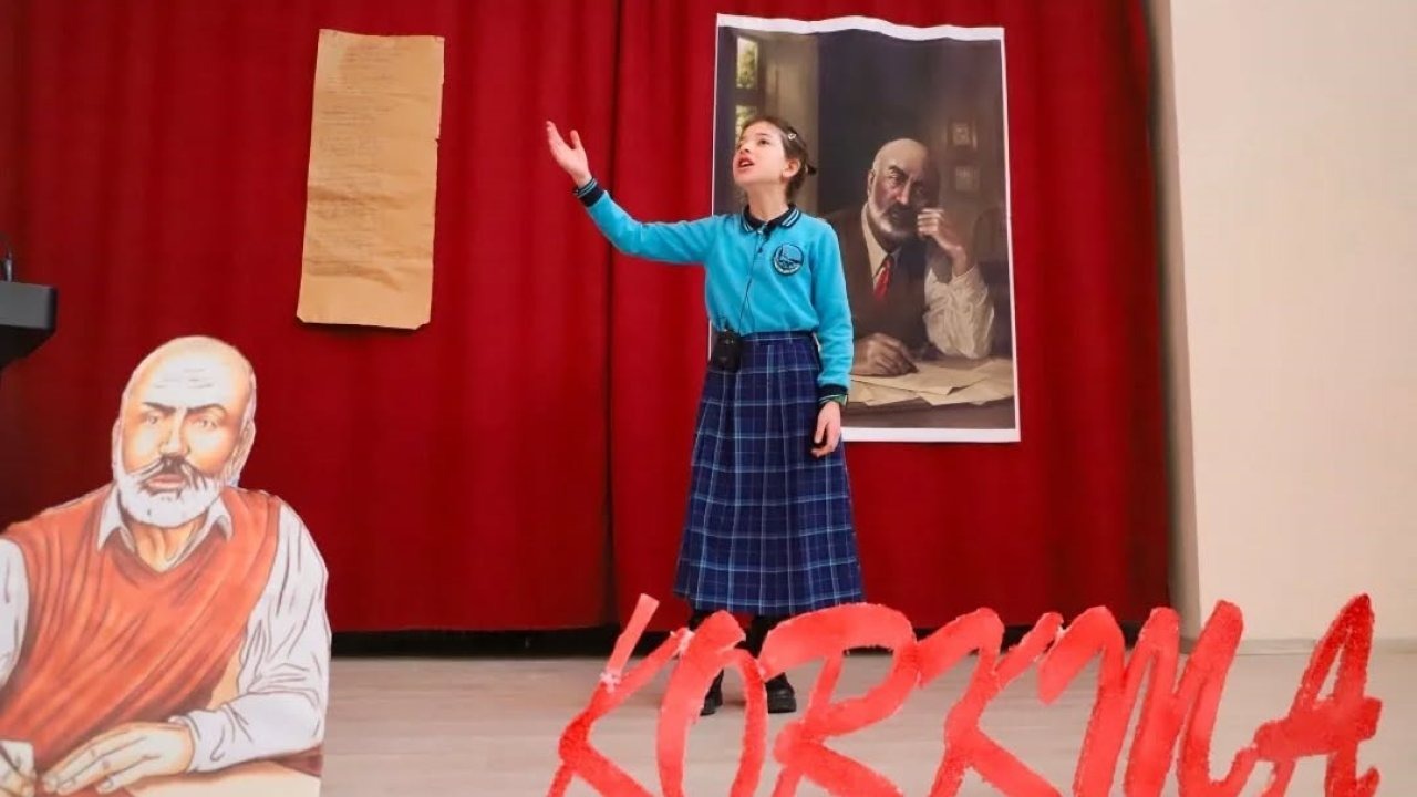 öğrenciler İstiklal Marşı’nı güzel okumak için yarıştı