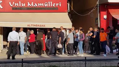 Pide kuyrukları uzadı, birçok kişi eli boş döndü!