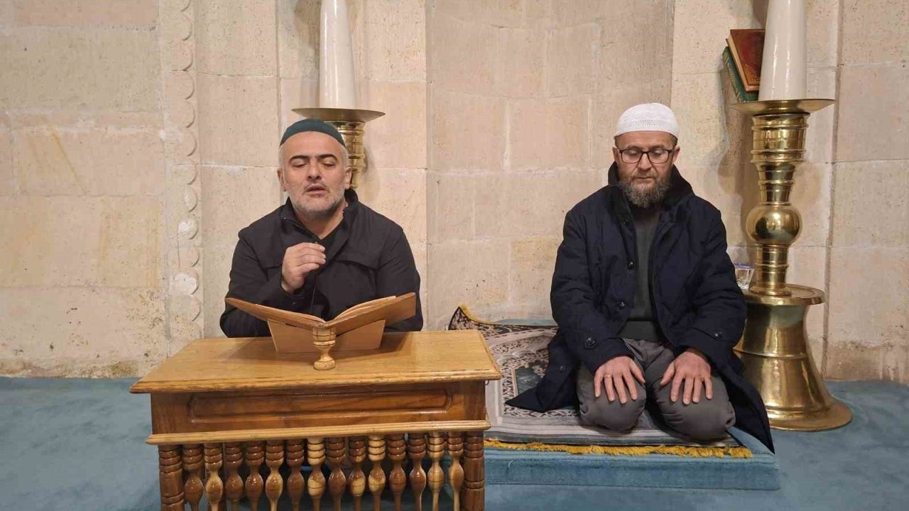 Şehitler için tarihi camilerde mevlit okundu