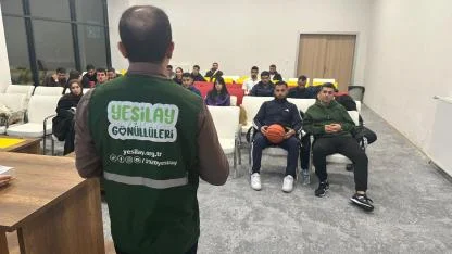 Yeşilay, gençlere sağlıklı yaşamın şifrelerini anlattı