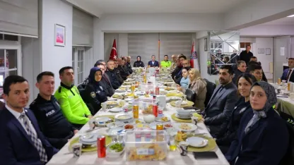 Valisi Eldivan, iftarda emniyet personeliyle buluştu