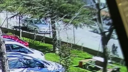 El freni çekilmeyen otomobil faciaya sebep oldu: 1 ölü, 2 ağır yaralı