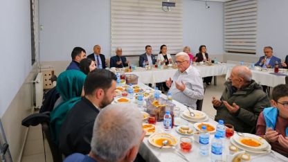 Huzurevi sakinleriyle gönül sofrası kuruldu