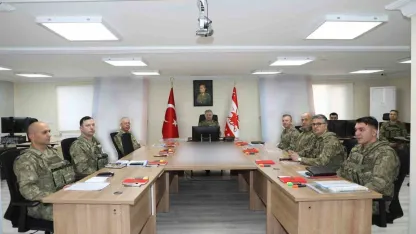 Kara Kuvvetleri Komutanı Orgeneral Tokel, Van’daki sınır karakollarında incelemelerde bulundu