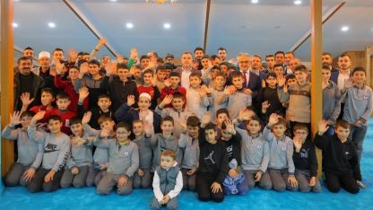 Vali Eldivan hafız adaylarıyla iftarda buluştu