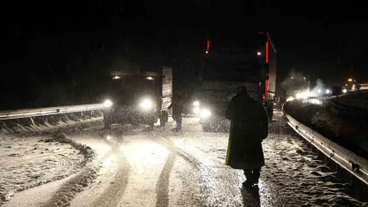 Kop Geçidi’nde kar ve tipi ulaşımı aksattı
