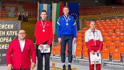 Erzincanlı güreşçiler Bulgaristan’da madalya kazandı