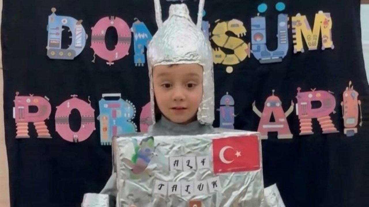 Aydıntepe’de geri dönüşüm defilesi: Minik robotlar podyuma çıktı
