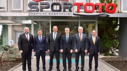 Bayburt’a 6 yeni futbol sahası ve kapalı tenis kortu geliyor
