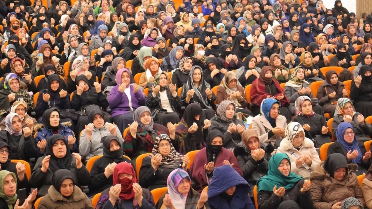 Kadınlara yönelik Kadir Gecesi programı düzenlendi