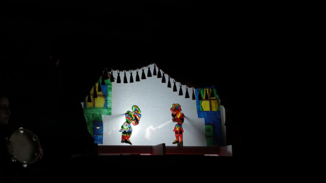 Kitap günleri'nde hacivat-karagöz neşesi