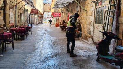 Sokak sokak buz mesaisi: Bayburt Belediyesi ekipleri sahada