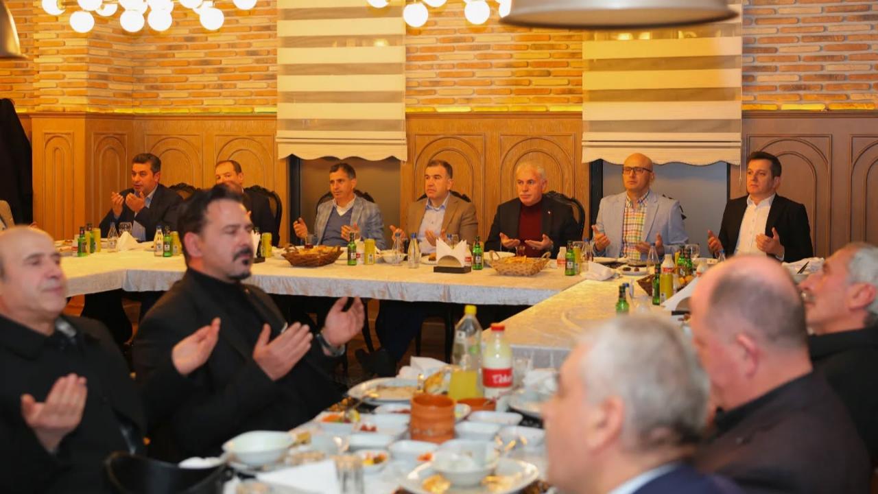Vali Eldivan, Valilik ve Özel İdare personeliyle iftarda buluştu