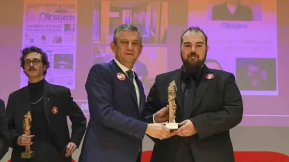 CHP Genel Başkanı Özel: "Gazetecilerin emeklerinin sömürülmediği bir Türkiye’ye ihtiyaç var"