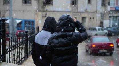 Bayburt baharı beklerken kar yağışına teslim oldu