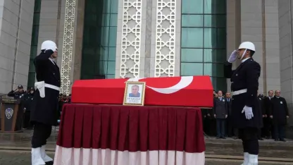 Polis memuru dualarla uğurlandı