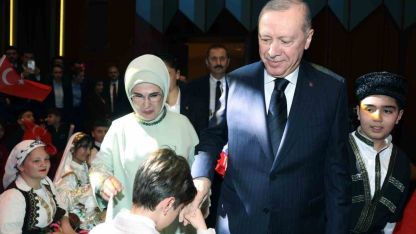 Cumhurbaşkanı Erdoğan: "İnsanlık zincirinin ebediyet halkası olan siz çocuklarımız geleceğimizi şekillendireceksiniz"