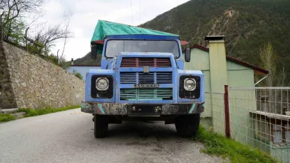 Evinin önünde odunluk olarak kullandığı kamyonu İstanbul’da ceza yedi