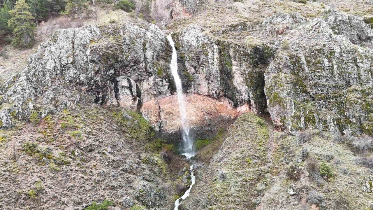 Ankara’da keşfedilmeyi bekleyen doğa harikası: Kurumcu Şelalesi
