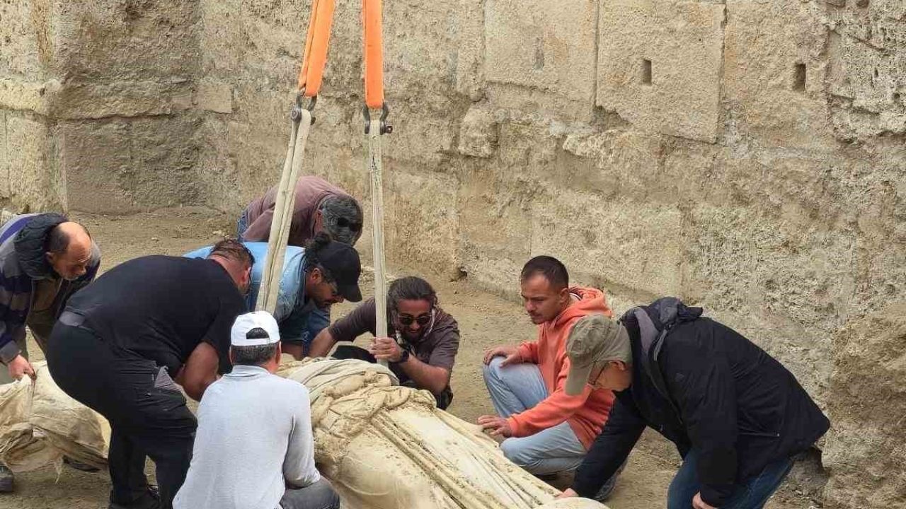 Bakan Ersoy: "Laodikeia Batı Tiyatrosu’nda yürüttüğümüz çalışmalar, geçmişin izlerini gün yüzüne çıkarmayı sürdürüyor"